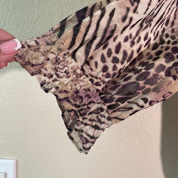 Chico’s Animal Print Silk Top Size 2 - Picture 8 of 14